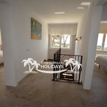 Willa Costa Brava Holidays Yuca, Sea Views, Pool