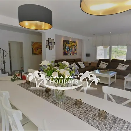 Willa Costa Brava Holidays Yuca, Sea Views, Pool
