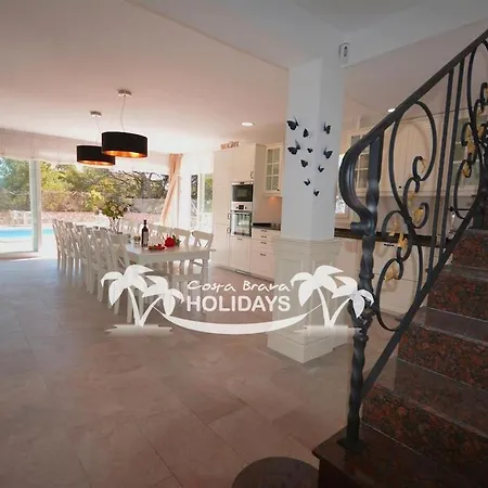 Costa Brava Holidays Yuca, Sea Views, Pool Villa *