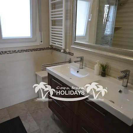 Costa Brava Holidays Yuca, Sea Views, Pool Lloret de Mar