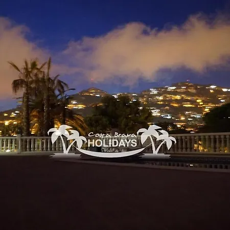 Costa Brava Holidays Yuca, Sea Views, Pool