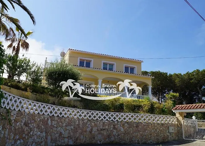 Costa Brava Holidays Yuca, Sea Views, Pool Willa