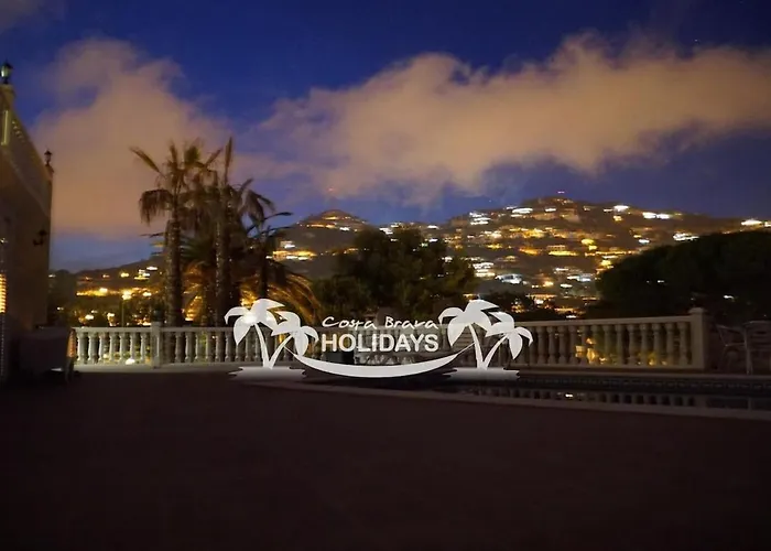 Costa Brava Holidays Yuca, Sea Views, Pool