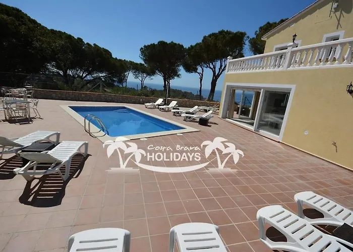 Costa Brava Holidays Yuca, Sea Views, Pool Vila
