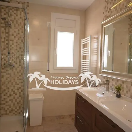 Costa Brava Holidays Yuca, Sea Views, Pool Villa *