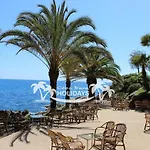 Вилла Costa Brava Holidays Yuca, Sea Views, Pool